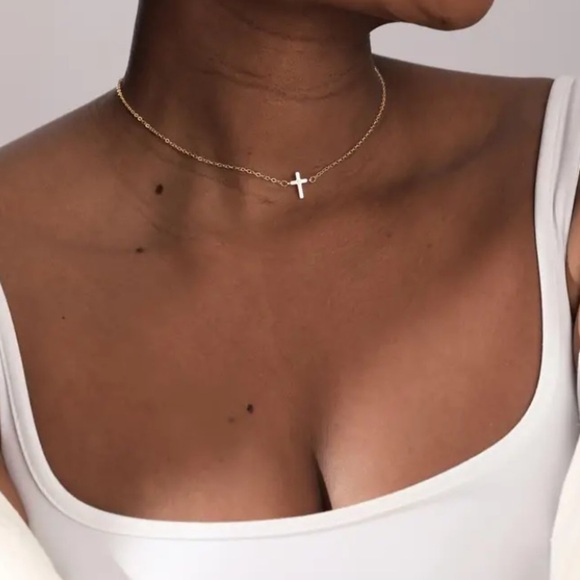 BOGO! Dainty Cross necklace in Gold color - Boutique NEW - Picture 6 of 6
